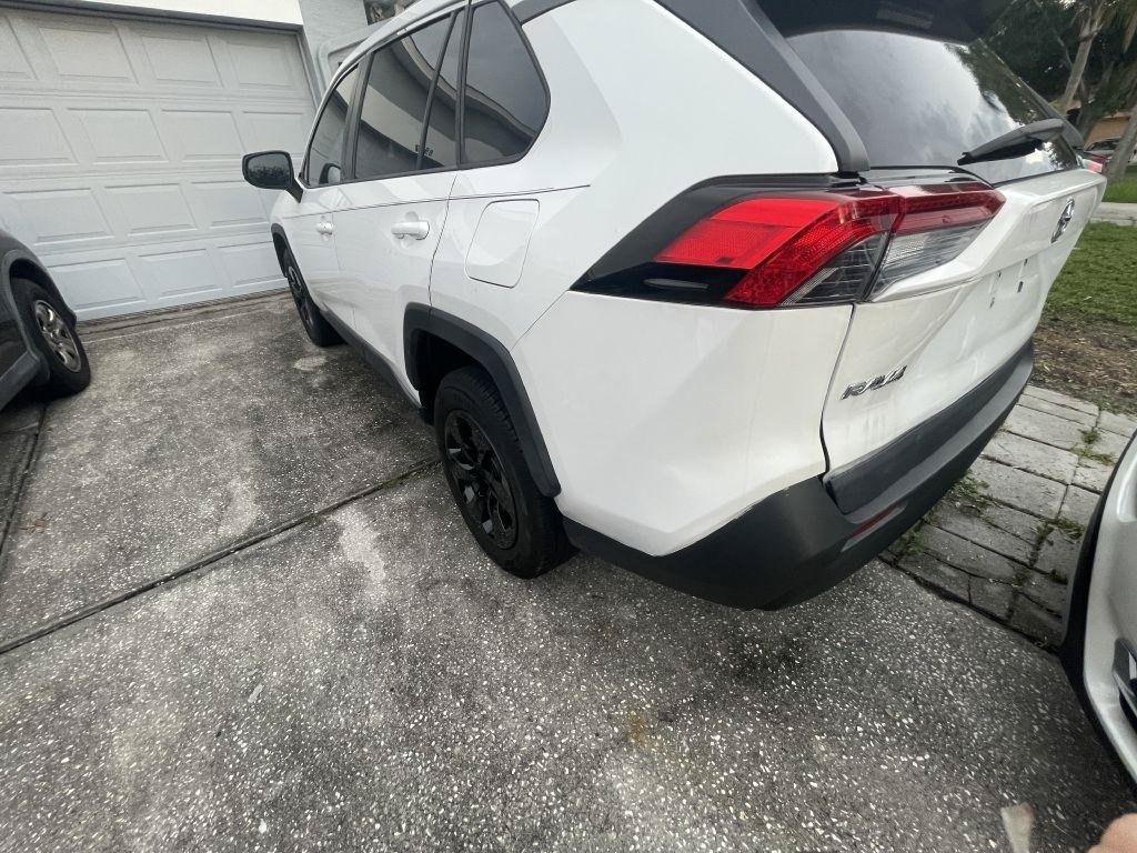 Used 2019 Toyota RAV4 LE FWD image 20