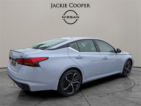 New 2025 Nissan Altima 2.5 SR image 5