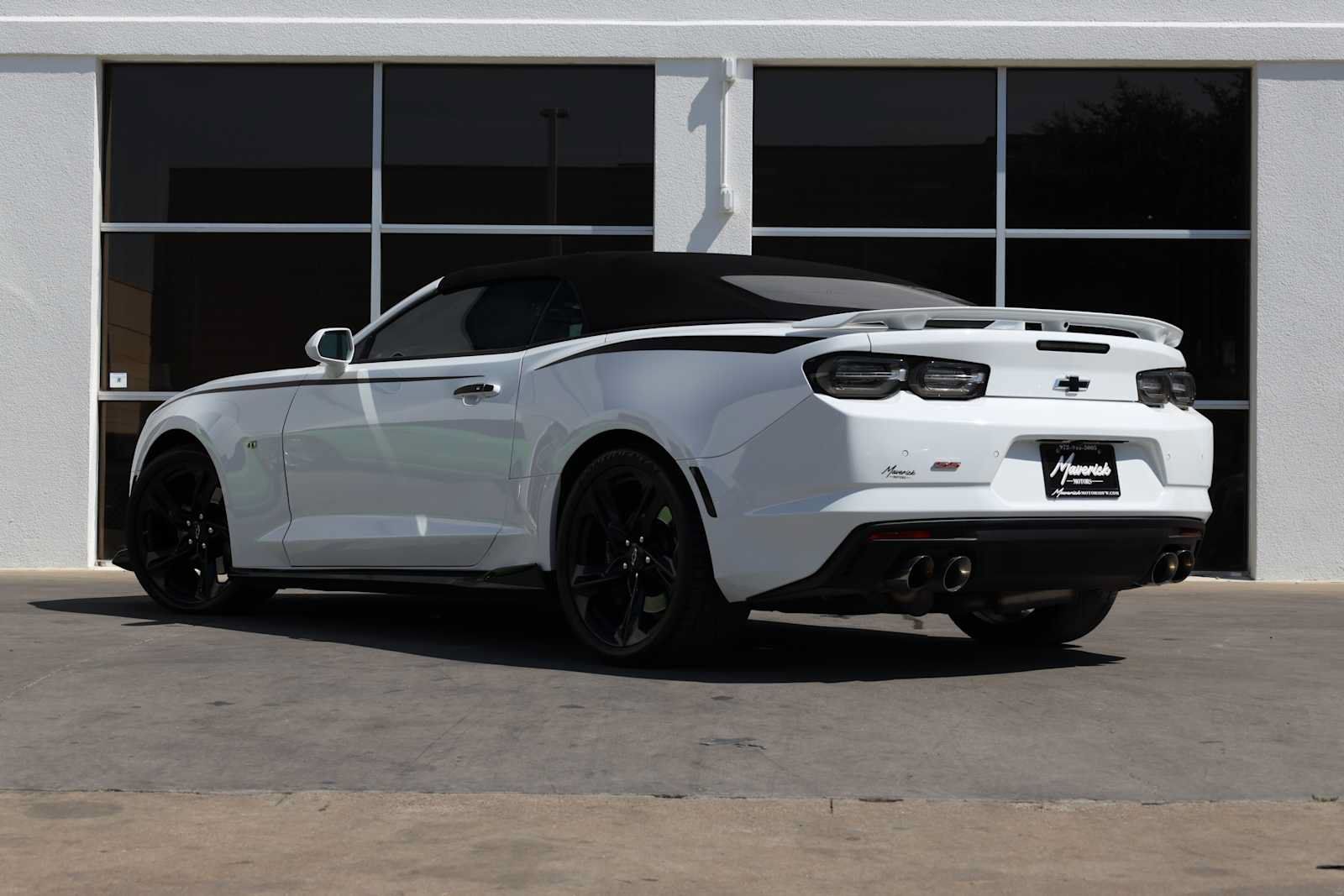 Used 2020 Chevrolet Camaro SS RWD image 12