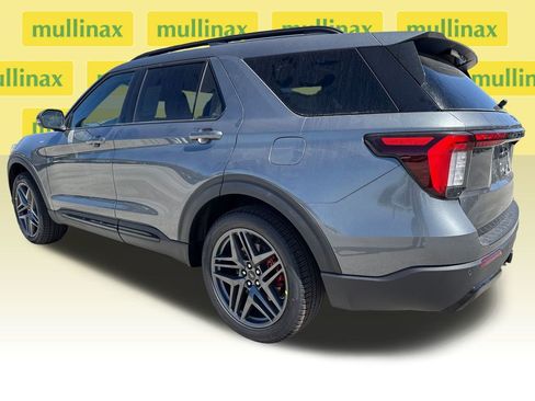 New 2026 Ford Explorer ST-Line image 4