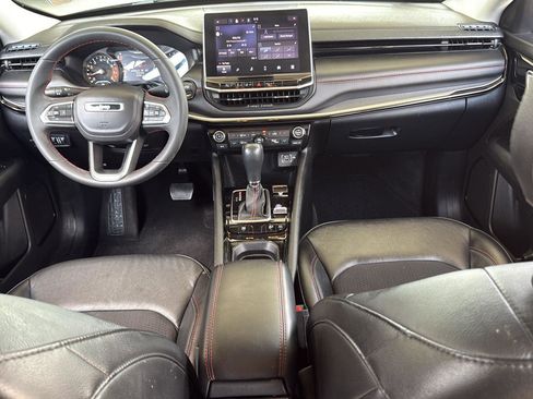 Used 2022 Jeep Compass Trailhawk image 40