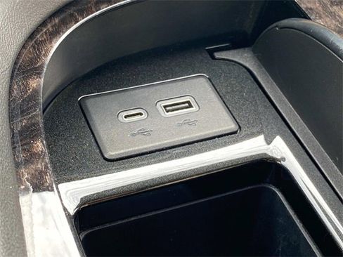 Used 2023 Cadillac Escalade Premium Luxury w/ Performance Package image 30