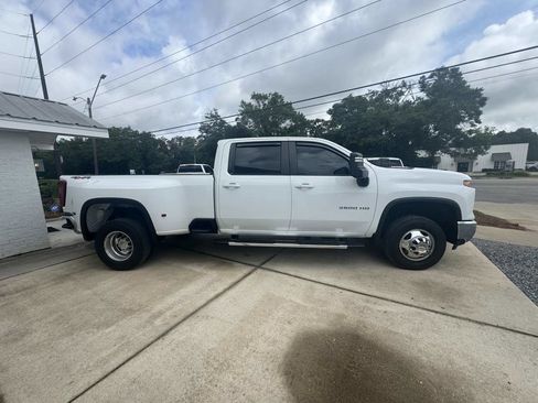 Used 2024 Chevrolet Silverado 3500 LT w/ Convenience Package AWD/4WD image 5