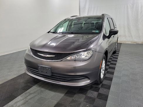 Used 2020 Chrysler Voyager Lxi FWD image 15
