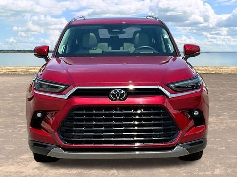 Used 2025 Toyota Grand Highlander AWD image 2