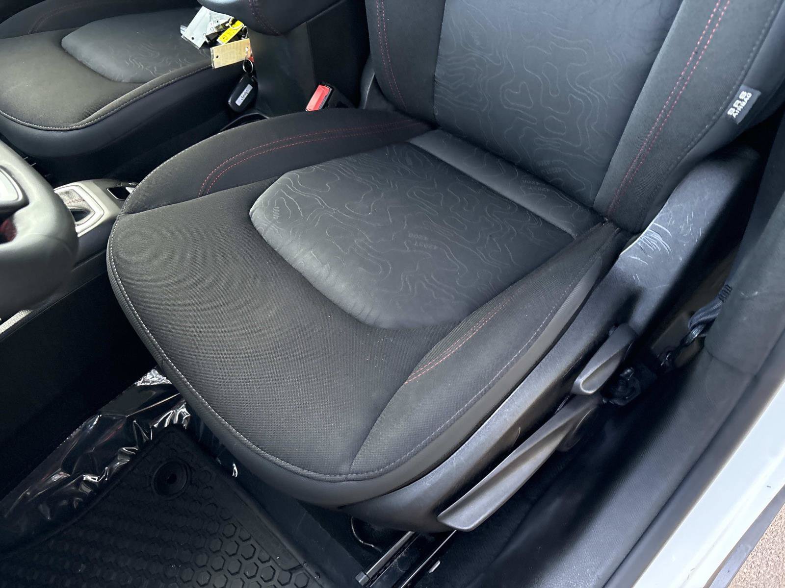 Certified 2023 Jeep Renegade Trailhawk AWD/4WD image 19