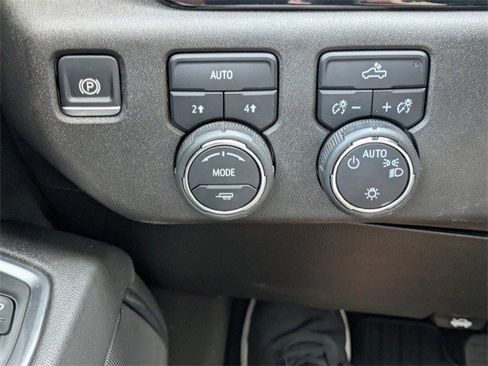 Certified 2024 Chevrolet Silverado 1500 LT image 28