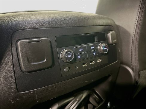 Used 2017 GMC Yukon SLT w/ Open Road Package image 34