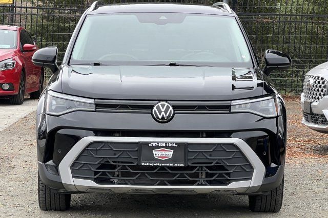 Used 2025 Volkswagen Taos SE FWD image 11