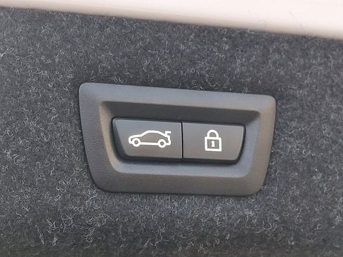 Used 2019 BMW 530i xDrive w/ Convenience Package image 29