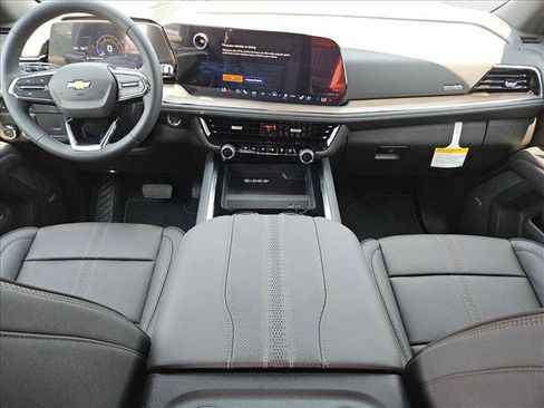 New 2025 Chevrolet Suburban High Country image 15