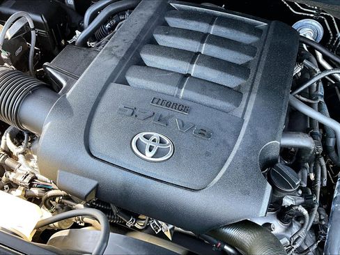 Used 2016 Toyota Tundra SR5 w/ TRD Off Road Package AWD/4WD image 32