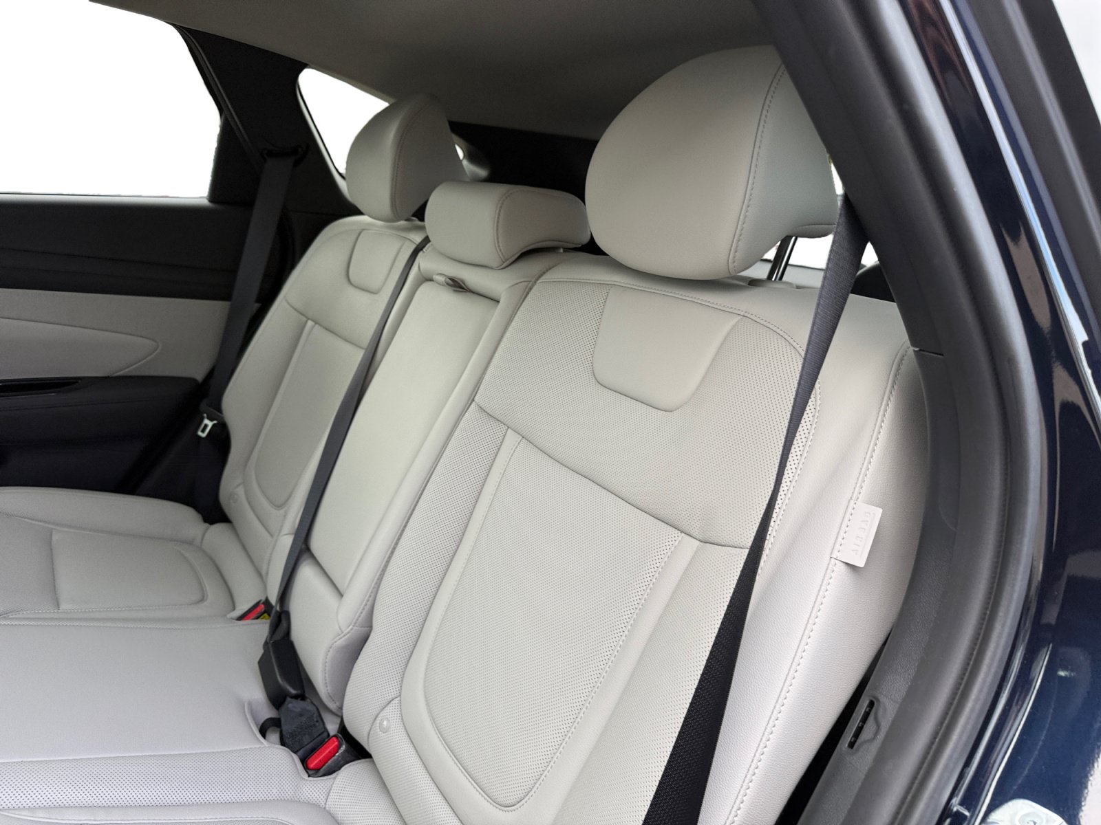 Certified 2025 Hyundai Tucson Limited AWD/4WD image 16