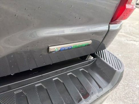 Used 2022 Ford F150 Lariat w/ Equipment Group 502A High image 9