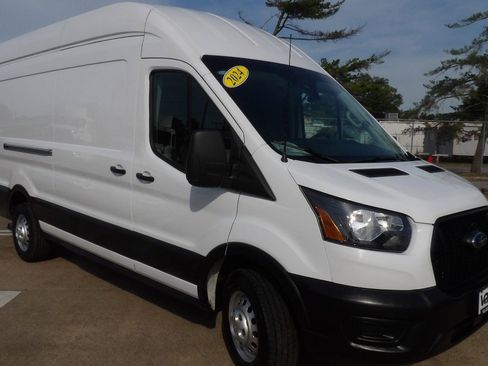 Used 2024 Ford Transit 250 148 High Roof Extended AWD image 1
