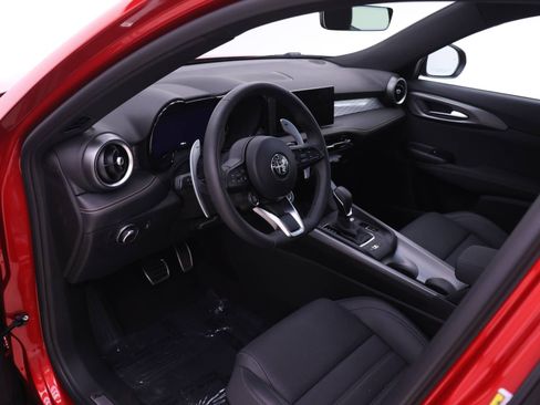 New 2026 Alfa Romeo Tonale w/ Quick Order Package 23H Volce AWD/4WD image 6