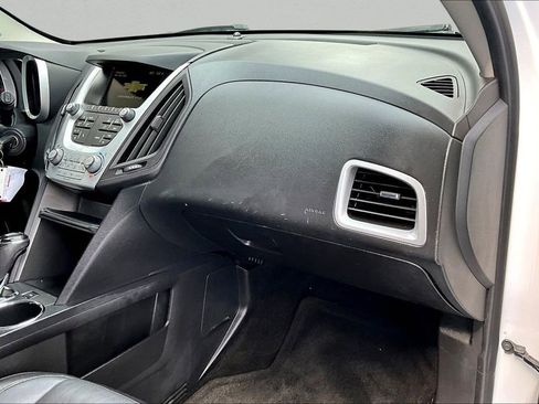 Used 2017 Chevrolet Equinox Premier w/ Enhanced Convenience Package FWD image 27