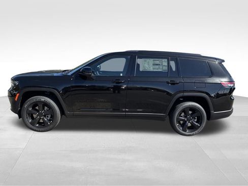 New 2025 Jeep Grand Cherokee L Altitude image 2