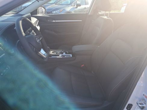 New 2025 Nissan Altima 2.5 SR w/ SR Premium Package image 10