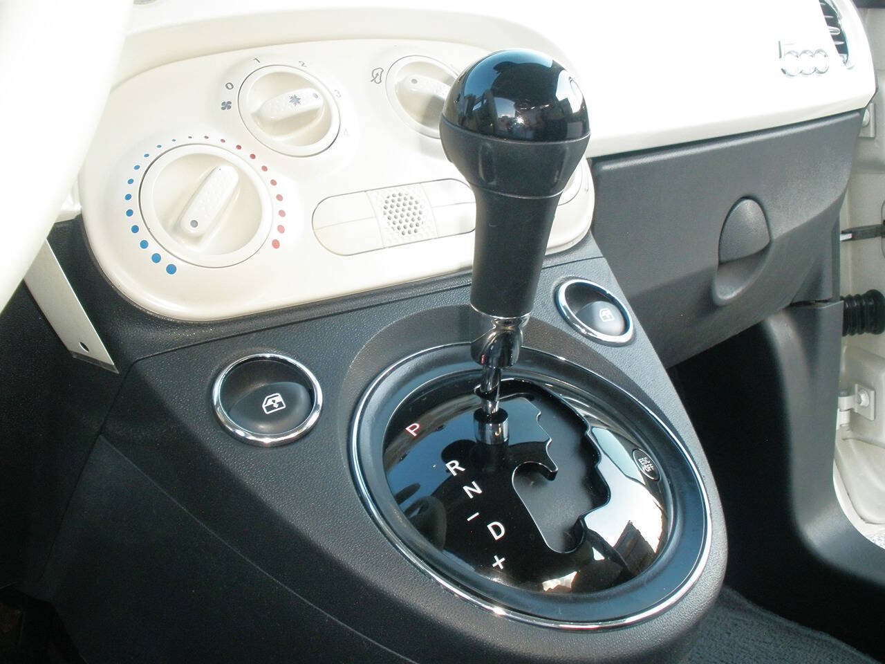 Used 2015 FIAT 500 Pop FWD image 33