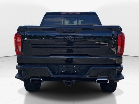 Used 2023 GMC Sierra 1500 AT4 w/ Technology Package AWD/4WD image 5