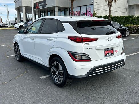 Used 2023 Hyundai Kona SEL FWD image 4