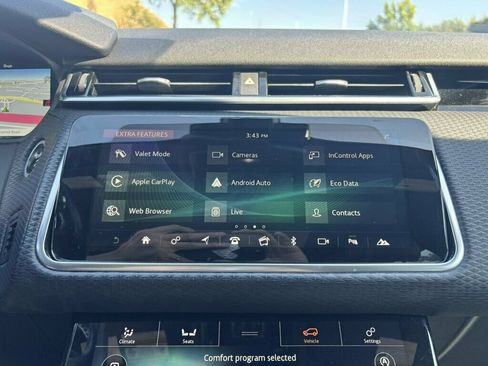 Used 2018 Land Rover Range Rover Velar R-Dynamic SE AWD/4WD image 34