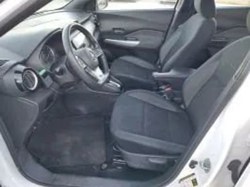 Used 2020 Nissan Kicks SV image 16