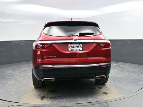 Used 2024 Buick Enclave Premium image 8