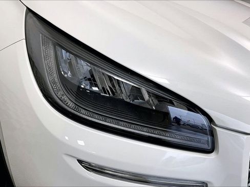 Used 2022 Lincoln Corsair FWD w/ Equipment Group 101A image 28