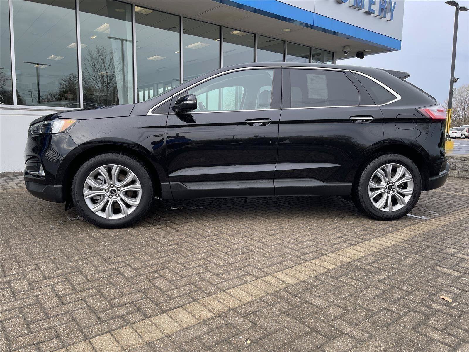 Used 2024 Ford Edge Titanium AWD/4WD image 2