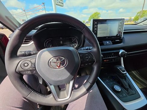 Used 2019 Toyota RAV4 Limited w/ Advanced Technology Package AWD/4WD image 10