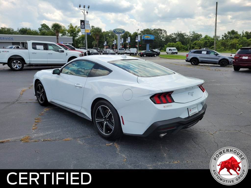 Used 2025 Ford Mustang Coupe RWD image 4