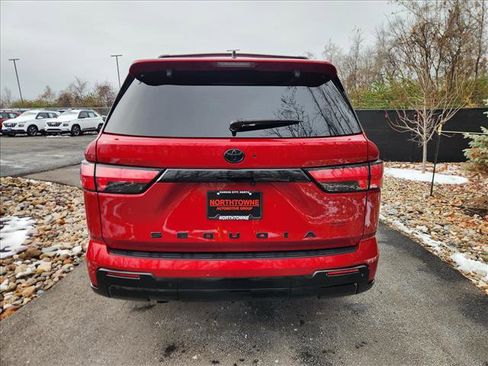 Used 2024 Toyota Sequoia Platinum image 4