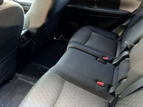 Used 2019 Nissan Rogue SV w/ Premium Package FWD image 5