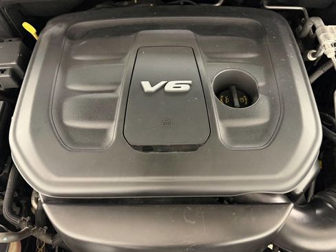 Used 2018 Jeep Grand Cherokee Altitude image 20