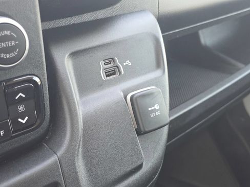 Used 2025 RAM ProMaster 2500 w/ Convenience Group FWD image 28