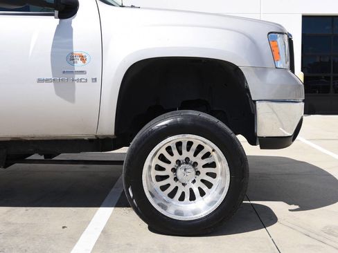 Used 2009 GMC Sierra 2500 SLT w/ SLT Convenience Package image 10