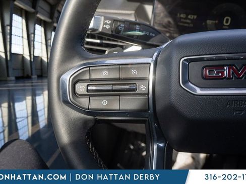 Used 2025 GMC Acadia Elevation image 10