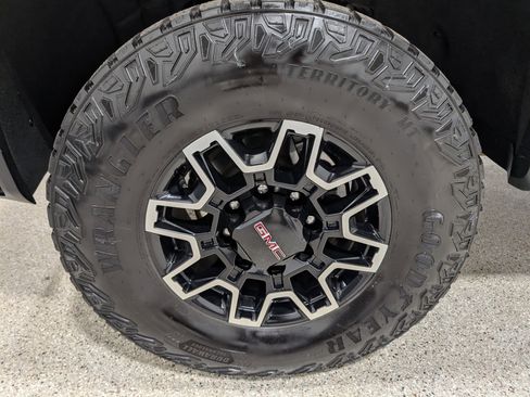 Used 2024 GMC Sierra 2500 AT4X AWD/4WD image 12