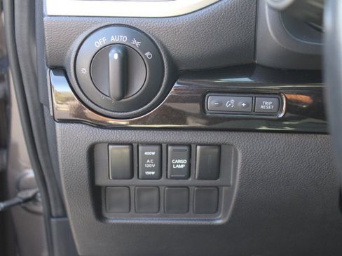 Used 2019 Nissan Titan SV w/ SV Convenience Package image 21