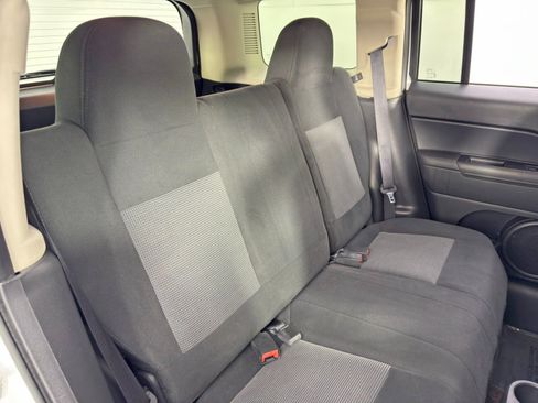 Used 2015 Jeep Patriot Sport w/ Power Value Group FWD image 27
