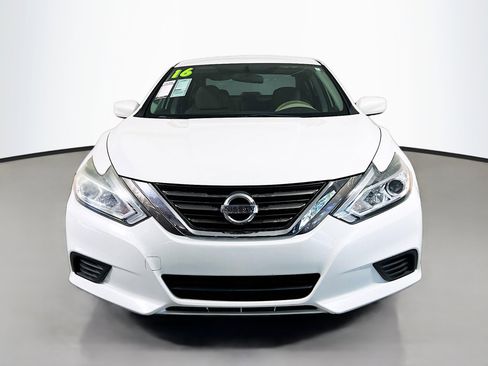 Used 2016 Nissan Altima 2.5 S w/ Power Driver Seat Package FWD image 11