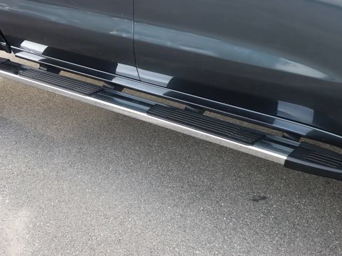 Used 2021 GMC Sierra 1500 SLT w/ SLT Premium Package image 9