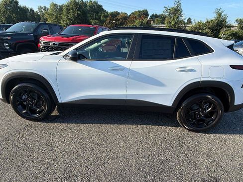 New 2026 Chevrolet Trax LT w/ Driver Confidence Package FWD image 11