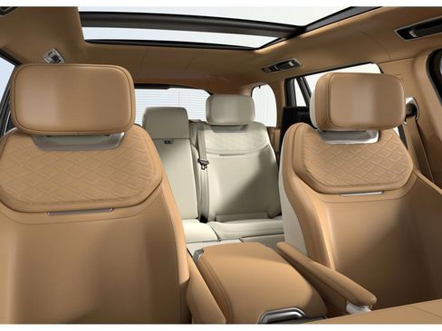 New 2026 Land Rover Range Rover SV AWD/4WD image 6