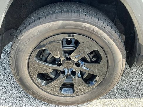 Used 2022 Toyota RAV4 LE FWD image 20