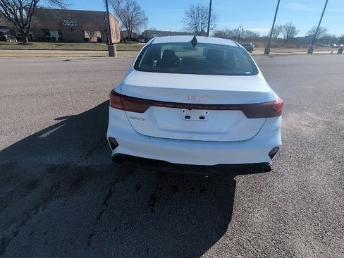Used 2024 Kia Forte LXS image 4