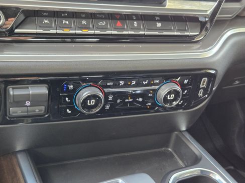 Certified 2026 Chevrolet Silverado 1500 High Country w/ High Country Premium Package AWD/4WD image 17