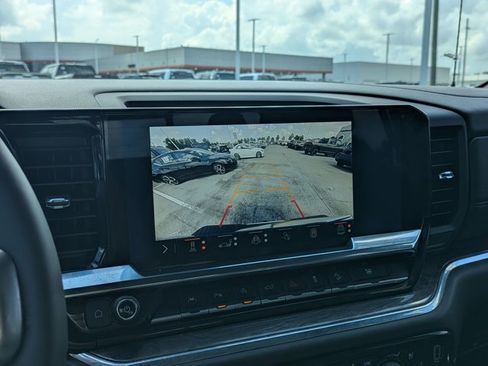 Used 2024 Chevrolet Silverado 1500 LTZ AWD/4WD image 13